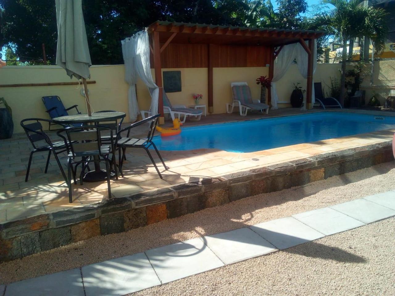 Jolie Villa Santa avec piscine privée Pointe aux Piments Exterior foto